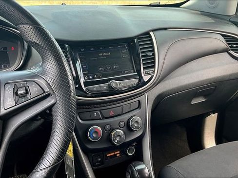 Used 2019 Chevrolet Trax LS FWD image 9