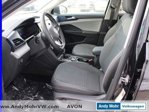 Used 2024 Volkswagen Taos SE image 15