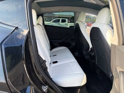 Used 2023 Tesla Model Y Long Range AWD/4WD image 12