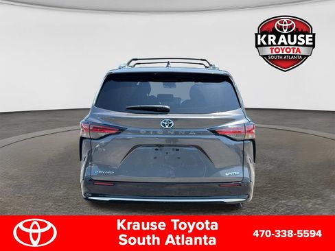 Used 2025 Toyota Sienna Limited AWD/4WD image 7