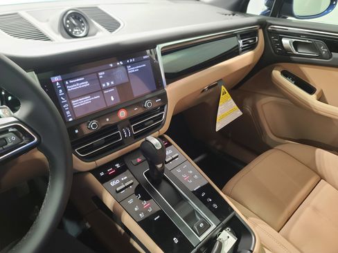 New 2026 Porsche Macan AWD/4WD image 20