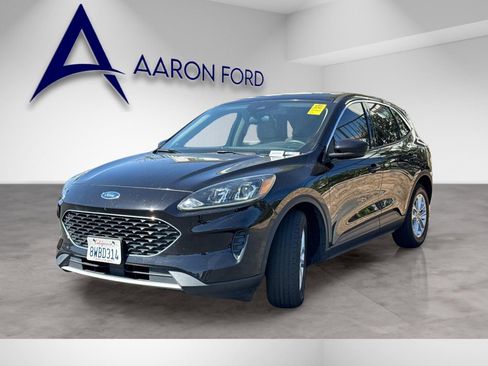 Used 2020 Ford Escape SE FWD image 2