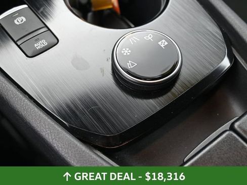 Used 2024 Nissan Rogue S image 25