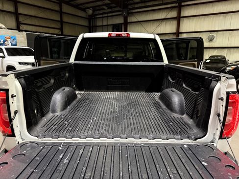 Used 2018 GMC Sierra 1500 SLT w/ SLT Premium Package AWD/4WD image 19