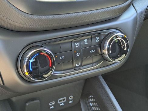 Used 2022 Chevrolet TrailBlazer LS w/ LPO, Blackout Package AWD/4WD image 19