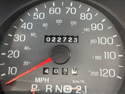 Used 2005 Mercury Grand Marquis GS image 34