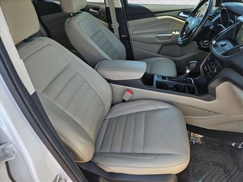 Used 2017 Ford Escape SE w/ SE Leather Comfort Package FWD image 21