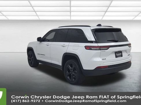 Certified 2023 Jeep Grand Cherokee Limited w/ Black Appearance Package image 11