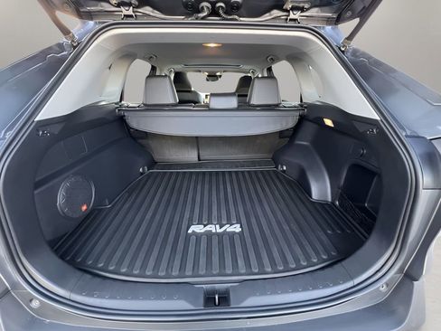 Used 2020 Toyota RAV4 Limited image 26