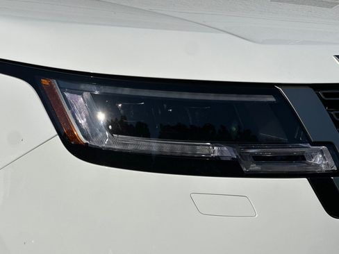 New 2025 Land Rover Range Rover SE image 12