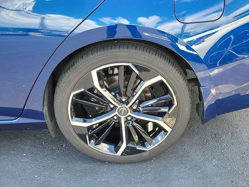 Used 2023 Nissan Altima 2.5 SR FWD image 7