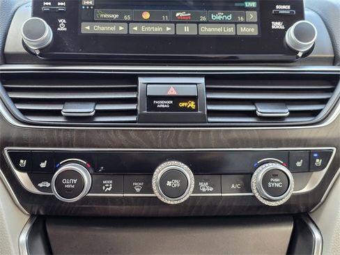 Used 2020 Honda Accord Touring image 15