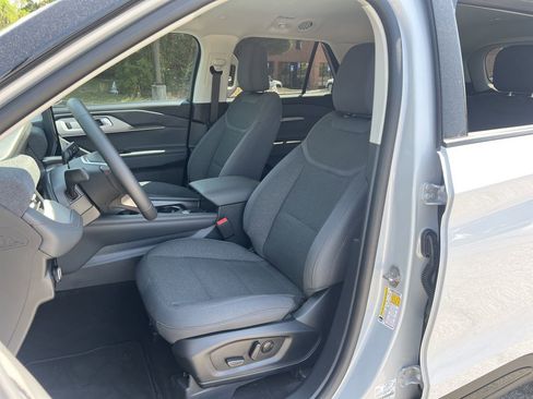 New 2026 Ford Explorer Active RWD image 15