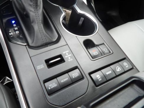 Used 2021 Toyota Highlander XLE image 37