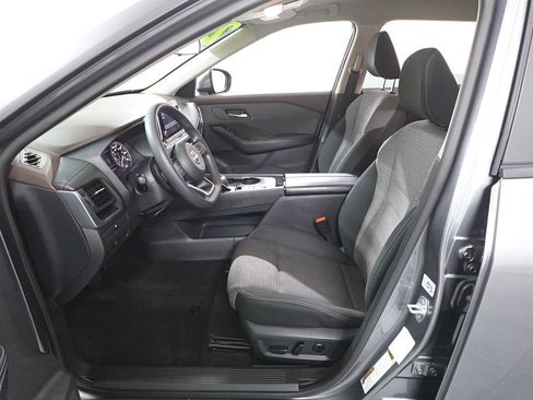 Used 2023 Nissan Rogue SV image 10