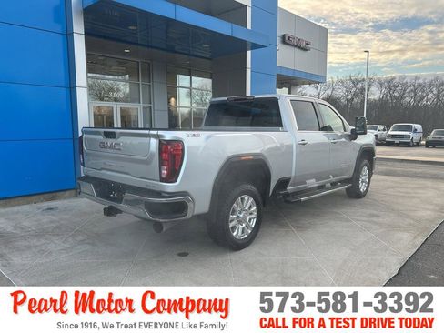 Used 2021 GMC Sierra 3500 SLE w/ SLE Value Package image 4