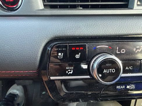 Used 2025 Honda Pilot Black Edition image 25