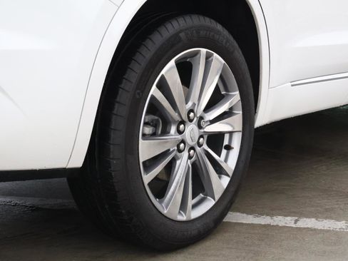 Certified 2023 Cadillac XT6 Premium Luxury image 12