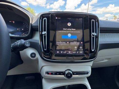 New 2026 Volvo XC40 B5 Plus w/ Protection Package Premier image 25