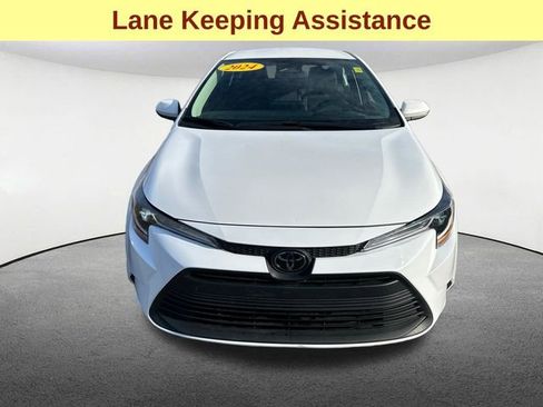 Used 2024 Toyota Corolla LE FWD image 4