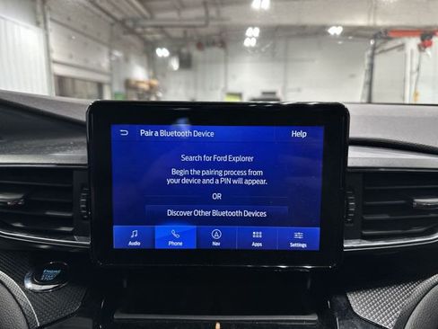 Used 2023 Ford Explorer ST-Line w/ Class IV Trailer Tow Package AWD/4WD image 32