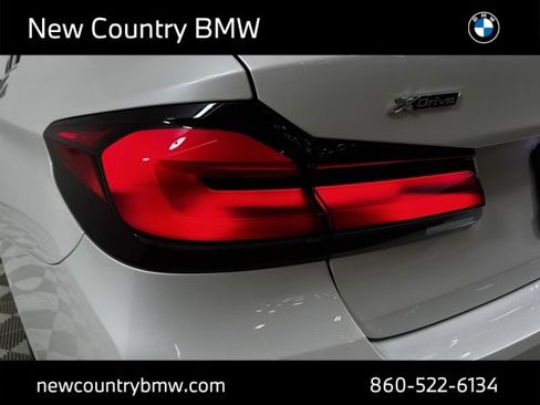 Used 2022 BMW 530i xDrive 530i xDrive w/ M Sport Package image 32