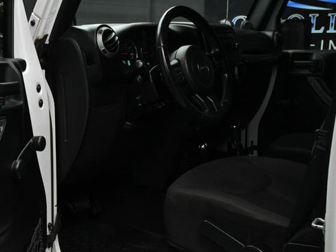 Used 2013 Jeep Wrangler Unlimited Sport w/ Connectivity Group AWD/4WD image 18