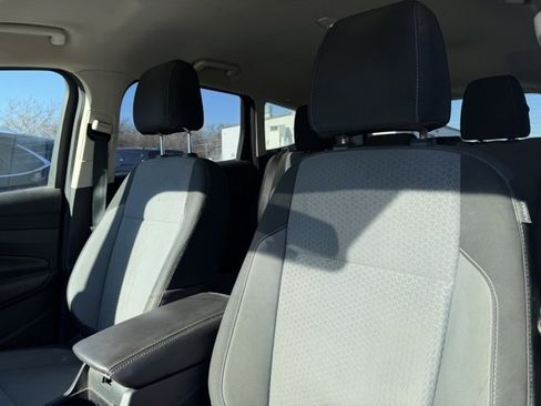 Used 2017 Ford Escape SE image 10