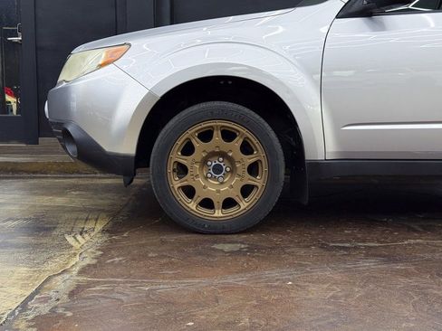 Used 2010 Subaru Forester 2.5X image 3