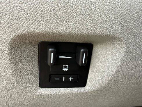 Used 2013 Chevrolet Silverado 2500 LT AWD/4WD image 24
