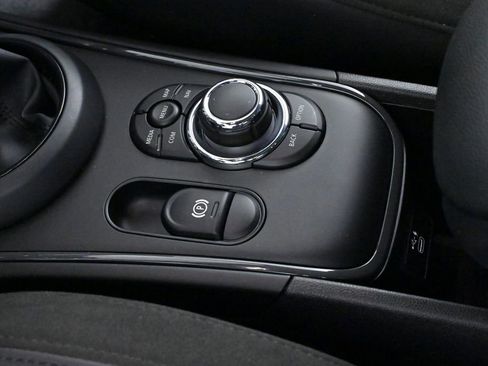 Certified 2022 MINI Cooper Countryman SE w/ Convenience Package image 19