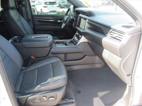 Used 2024 GMC Yukon Denali AWD/4WD image 10