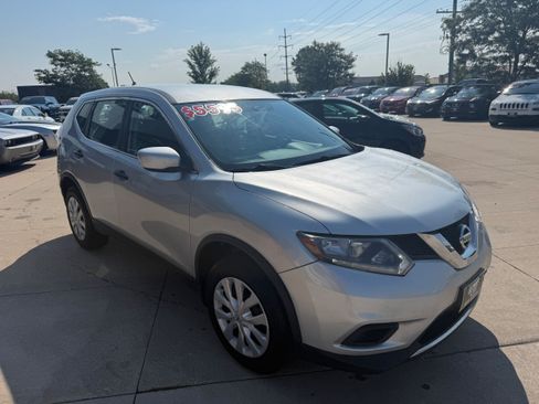 Used 2016 Nissan Rogue S AWD/4WD image 2