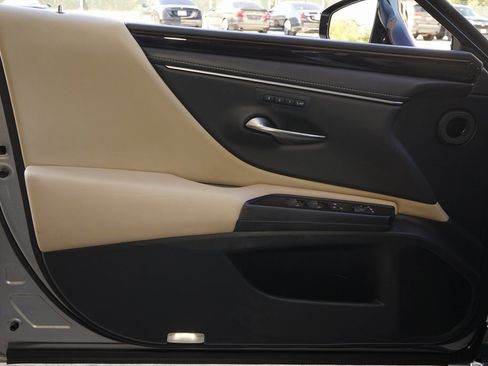 Used 2021 Lexus ES 350 w/ Premium Package image 23