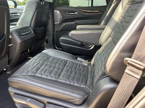 Certified 2023 Cadillac Escalade Sport Platinum w/ Heavy-Duty Trailer Package AWD/4WD image 22