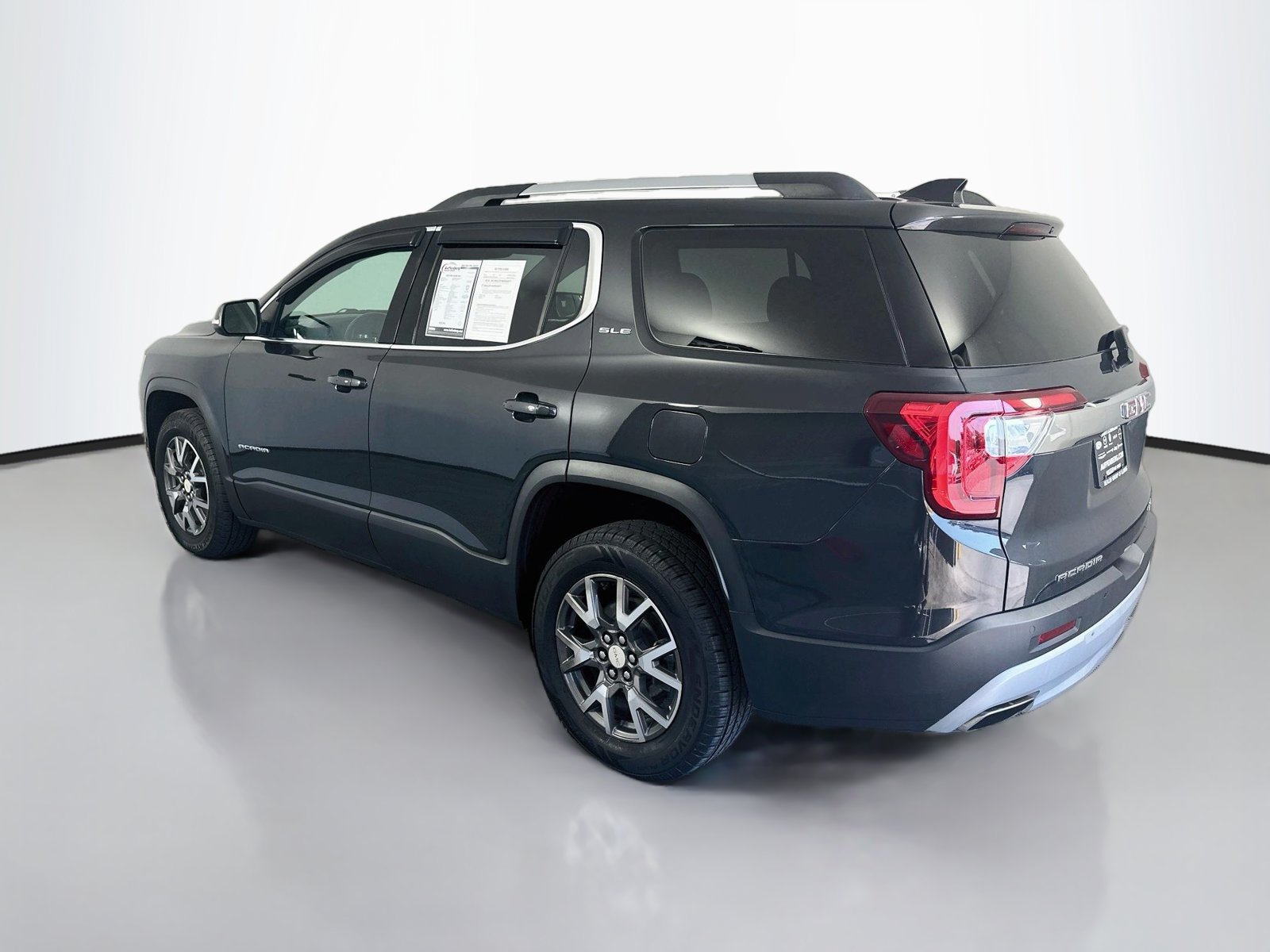 Used 2020 GMC Acadia SLE w/ Driver Convenience Package AWD/4WD image 5