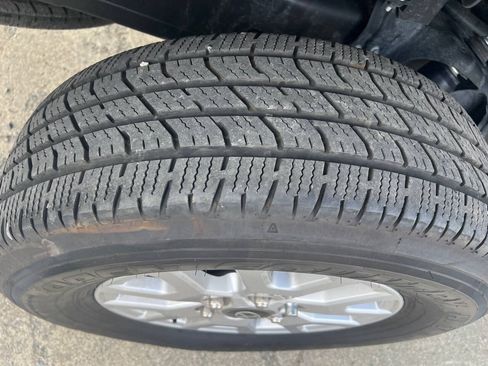 Used 2025 Toyota Tacoma SR5 RWD image 11