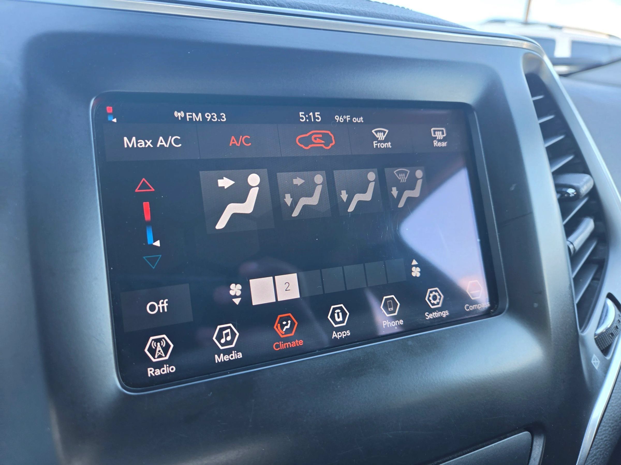 Used 2020 Jeep Cherokee Latitude AWD/4WD image 18