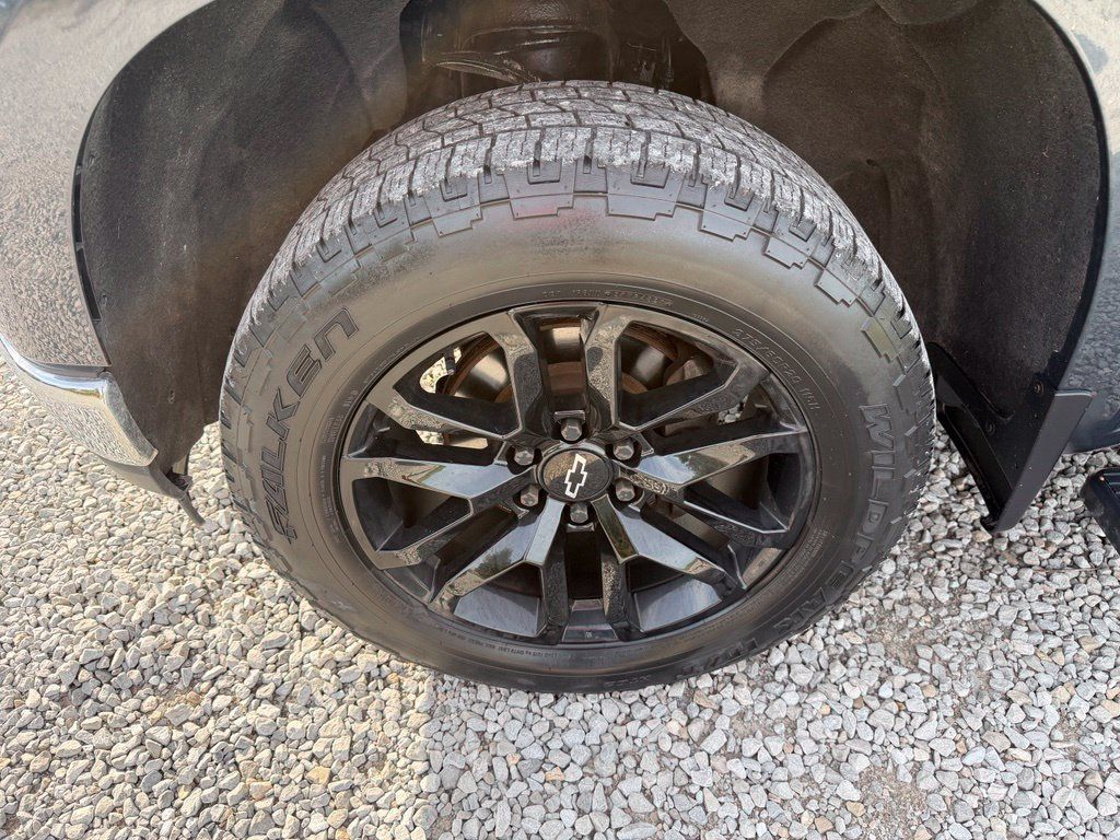 Used 2019 Chevrolet Silverado 1500 LT w/ All-Star Edition AWD/4WD image 32