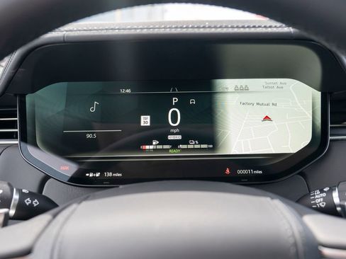 New 2025 Land Rover Range Rover SE image 13