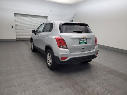 Used 2022 Chevrolet Trax LS w/ Tint and Cruise Package AWD/4WD image 5