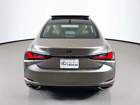 Used 2019 Lexus ES 350 Luxury image 6