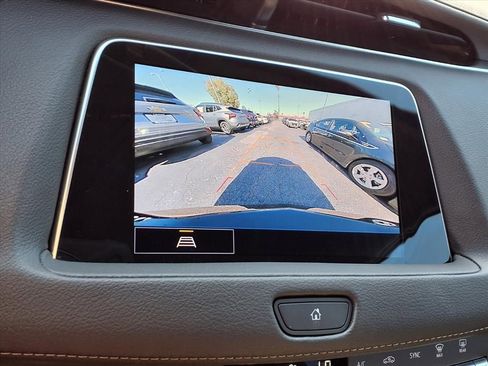 Used 2023 Cadillac XT4 Luxury w/ Cold Weather Package image 6