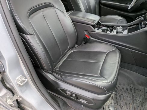 Used 2023 Jeep Grand Cherokee L Limited w/ Luxury Tech Group II AWD/4WD image 32
