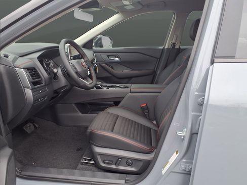 New 2026 Nissan Rogue SV AWD/4WD image 8