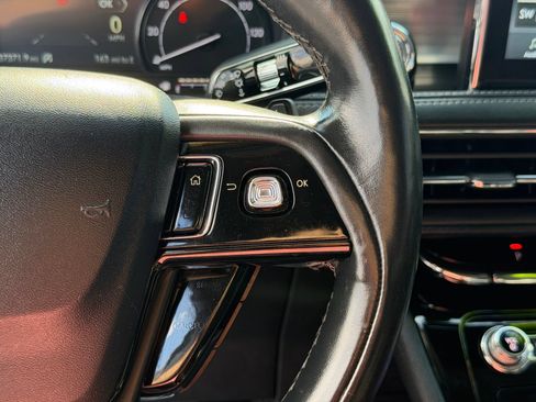 Used 2022 Lincoln Corsair AWD w/ Premium Package image 19
