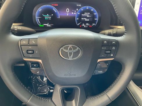 Certified 2023 Toyota Crown AWD/4WD image 11
