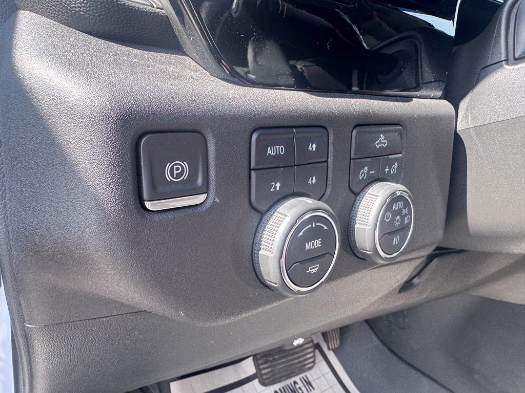 Used 2024 Chevrolet Silverado 1500 RST w/ Z71 Off-Road Package AWD/4WD image 14