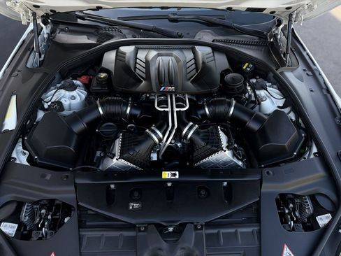 Used 2017 BMW M6 Coupe image 34