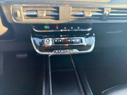 Used 2024 Lincoln Corsair AWD image 20